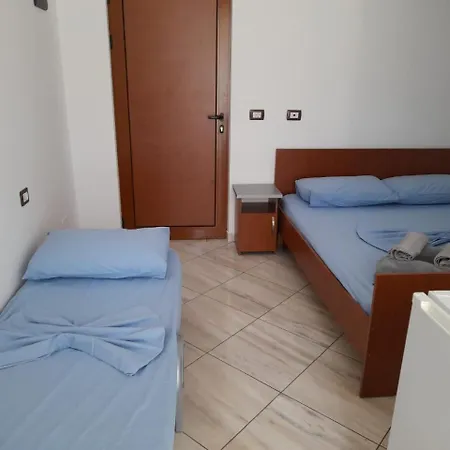 Vlora Stay בית הארחה Vlorë
