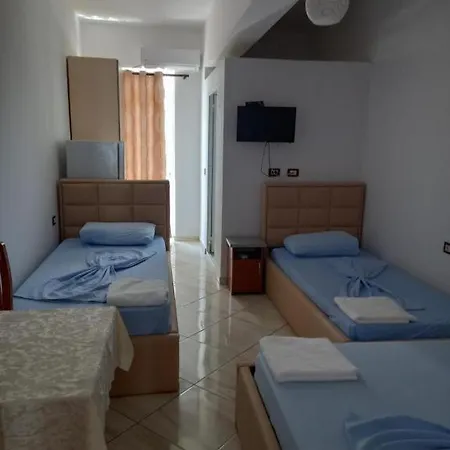 Vlora Stay בית הארחה