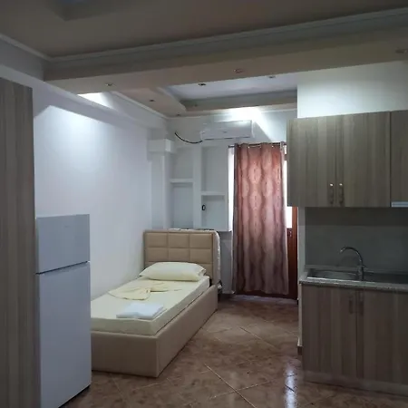 Vlora Stay בית הארחה *